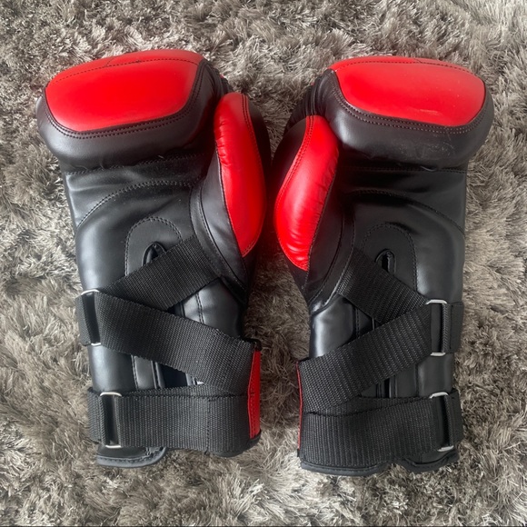 NEW Sparring Boxing gloves - Picture 2 of 2